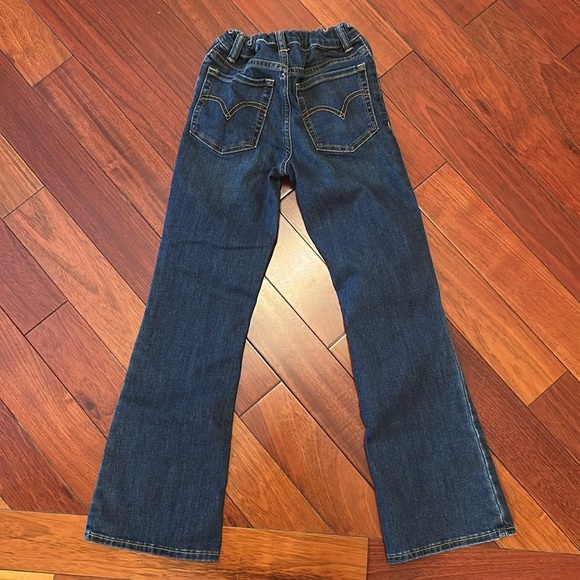 Girls Levi adjustable waist jeans size 7/8 medium. They are barely worn. - Picture 3 of 7